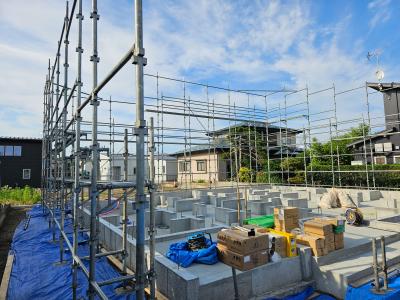 土台敷きの準備も万全です。明日からの作業に備えています。