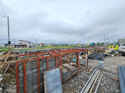 【Ｍ・Ｈ様邸】基礎工事が進み、ベース枠を搬入しました